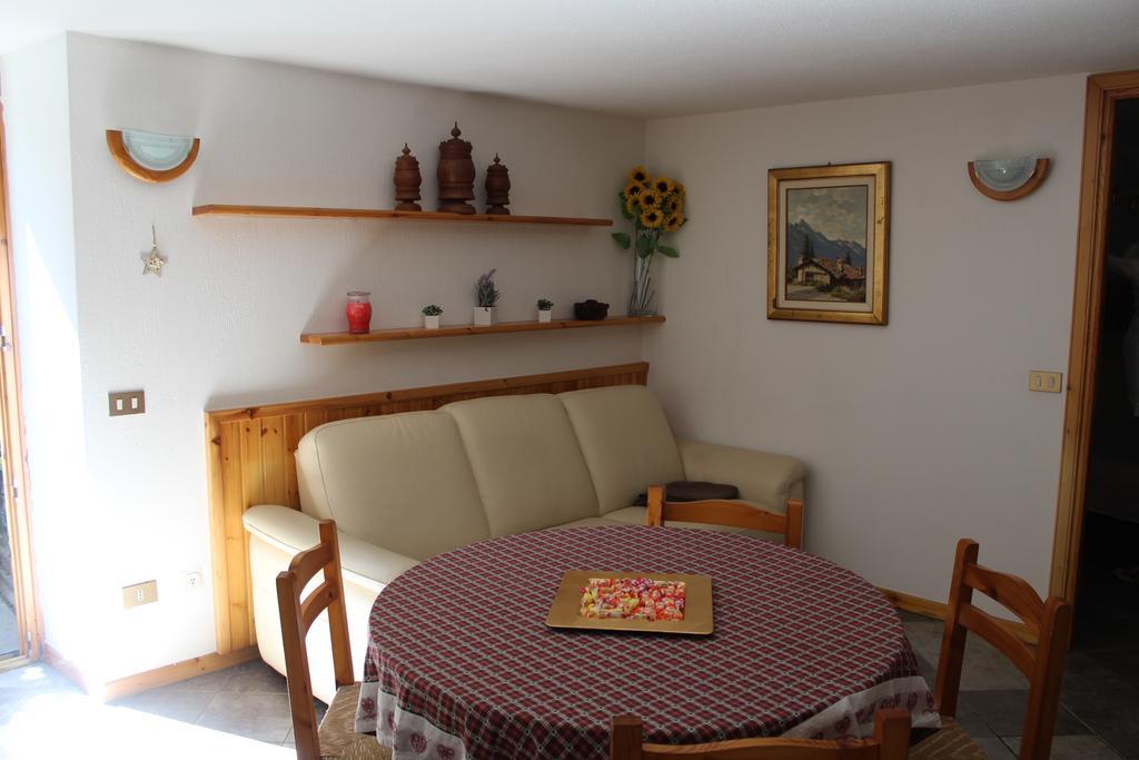 In Perfetto Stile Valdostano Appartement Saint-Vincent Buitenkant foto