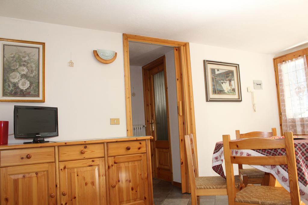 In Perfetto Stile Valdostano Appartement Saint-Vincent Buitenkant foto