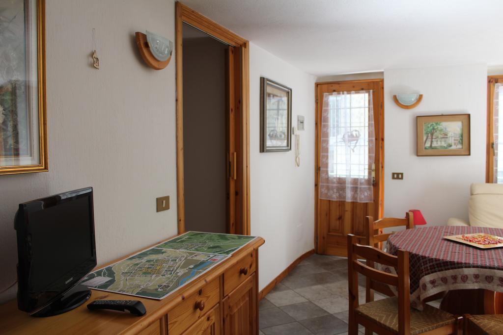 In Perfetto Stile Valdostano Appartement Saint-Vincent Buitenkant foto