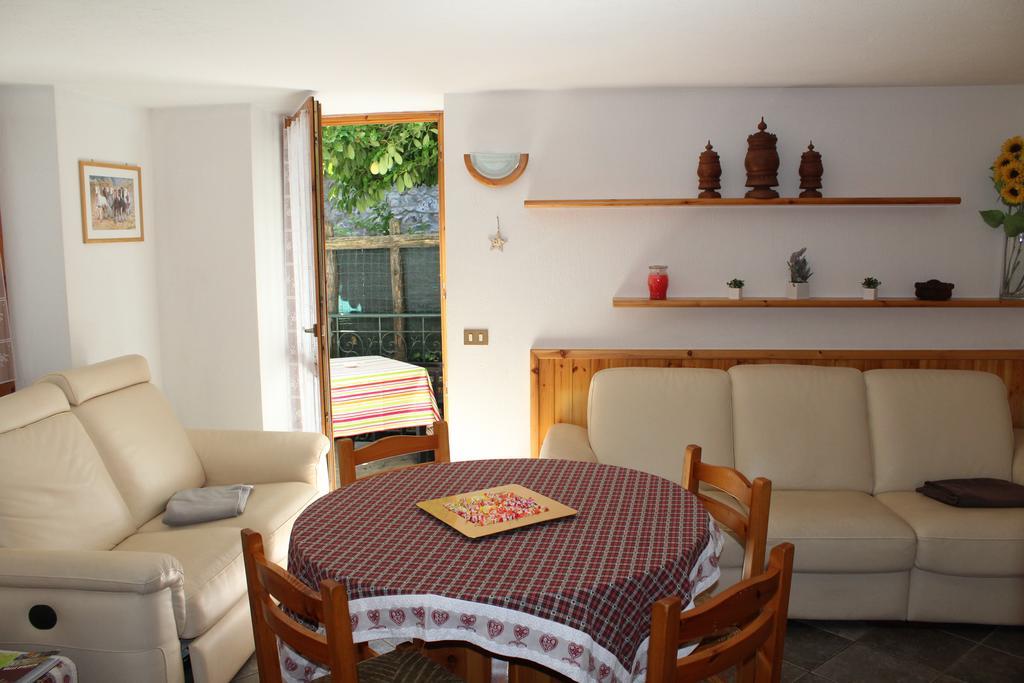 In Perfetto Stile Valdostano Appartement Saint-Vincent Buitenkant foto