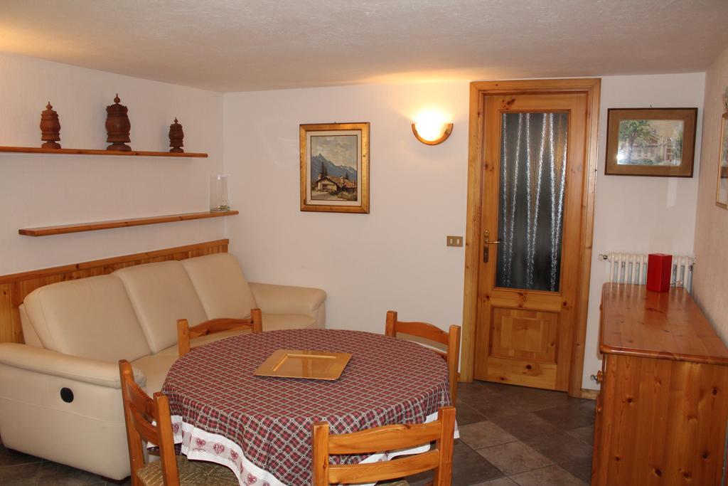 In Perfetto Stile Valdostano Appartement Saint-Vincent Buitenkant foto